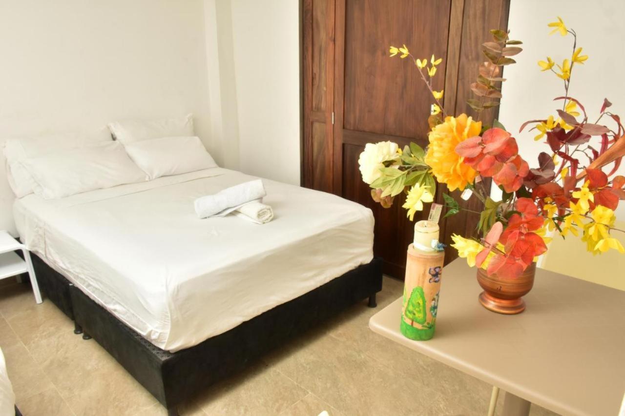 Hotel La Casa Del Astrologo Villavieja Luaran gambar